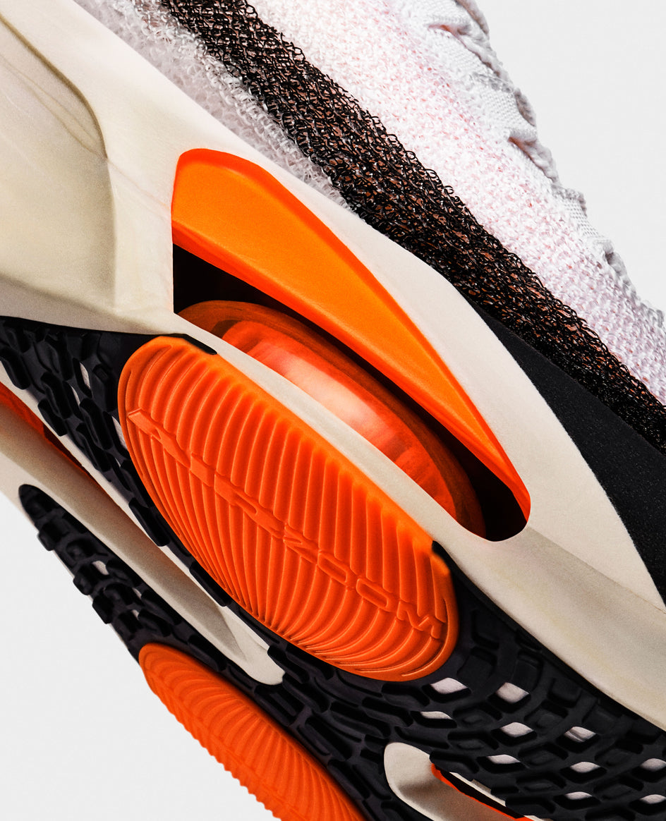 Außensohle des Nike Alphafly 3 mit den beiden Air-Zoom-Einheiten im Vorfuß